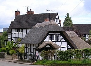 Black and white cottages in Abbots Morton