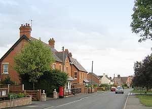 Village Street, Harvington